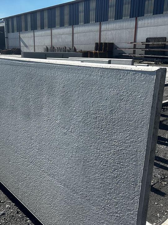 Silos agricoles préfabriqués : L soutènement — finition lissée à la règle