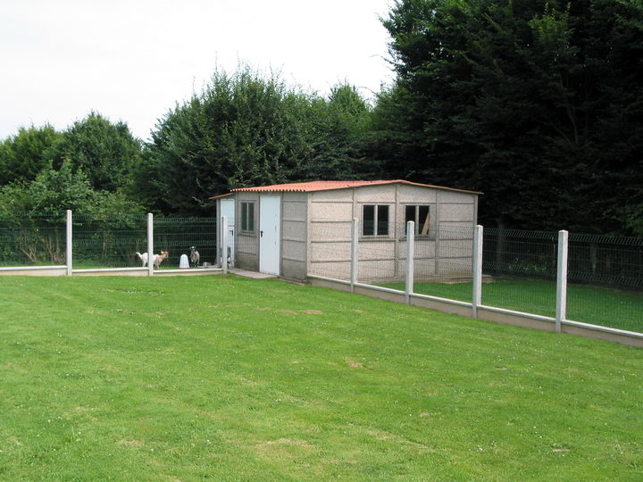 Clôture béton grillagée