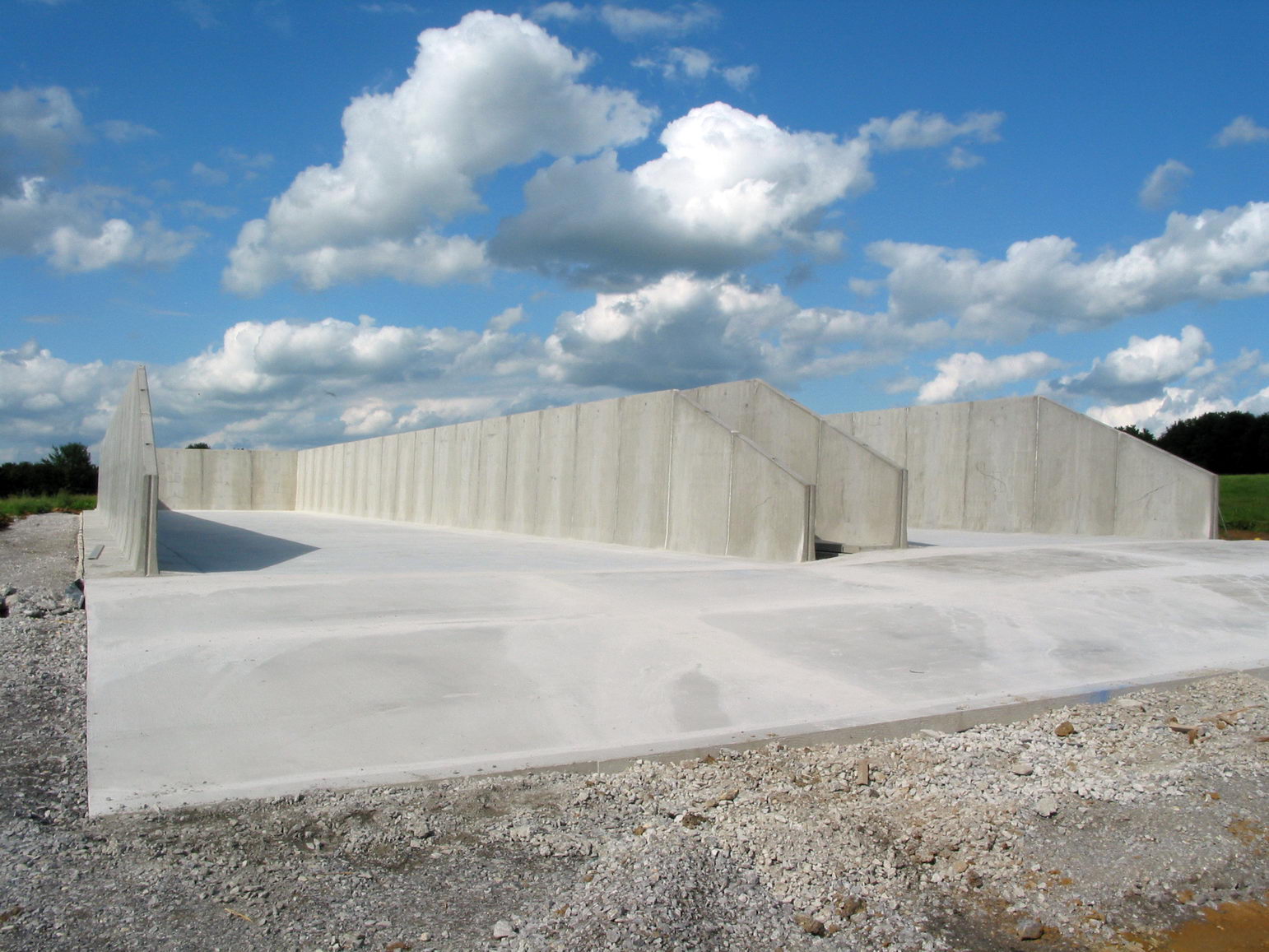 Silo agricole préfabriqué — silo couloir