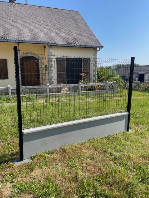 Clôture béton grillagée